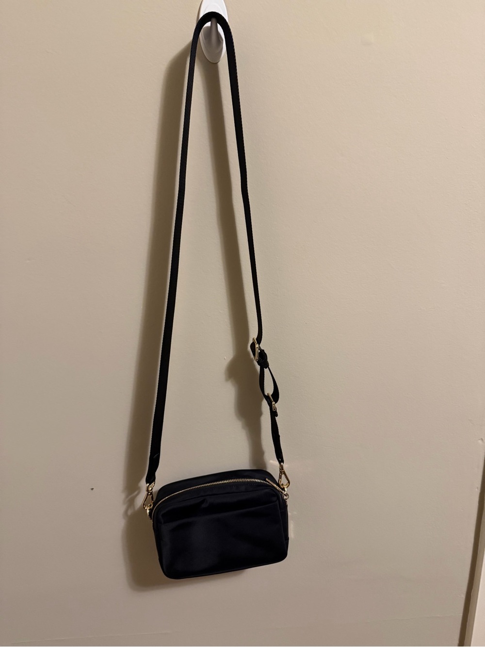 Lululemon Everyday Crossbody Bag 2L - Picture 3 of 10